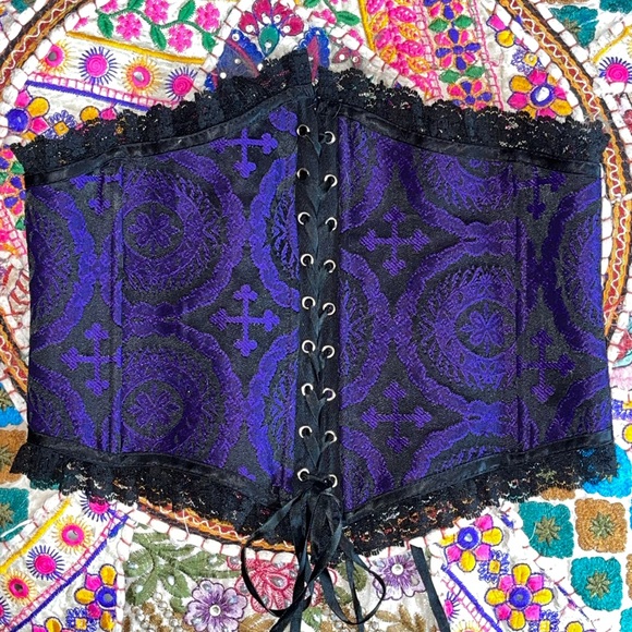 Vintage 99s y2k Goth Brocade purple cross cincher - Picture 2 of 7